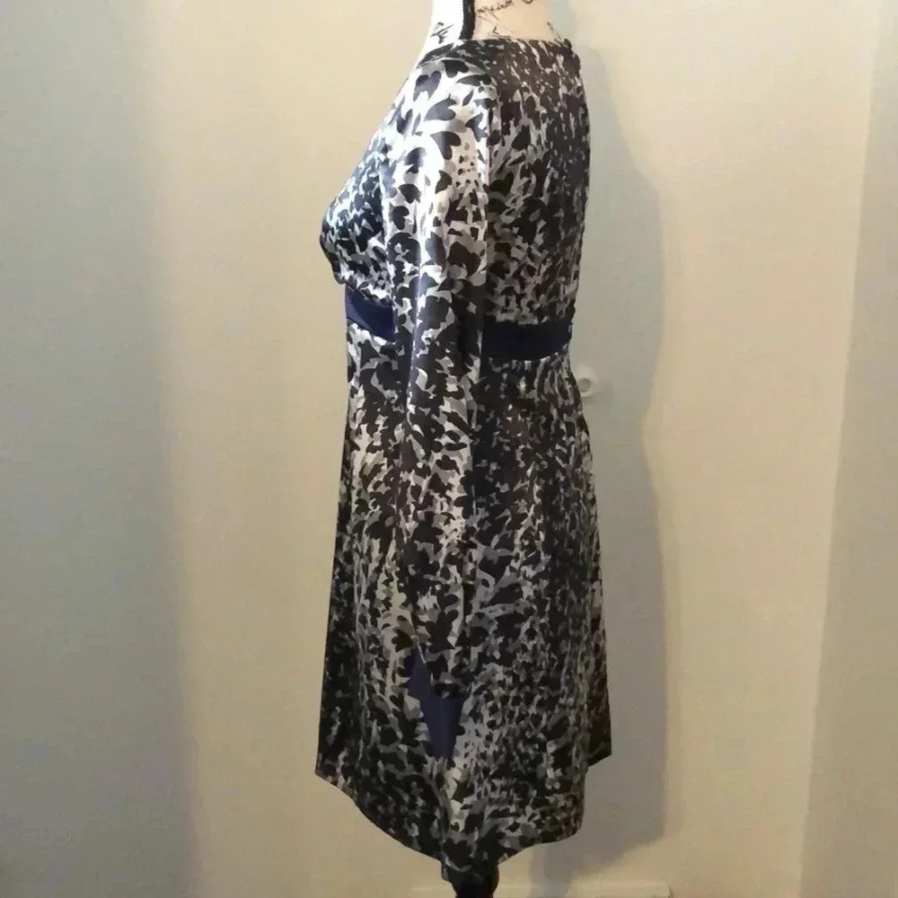 United Colors of Benetton graphic printed dress - Picture 2 of 7